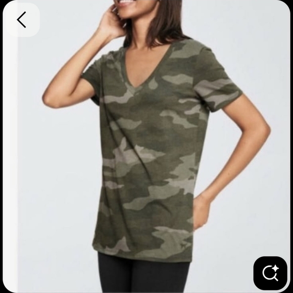 PINK Victoria's Secret Tops - Victoria's Secret Pink  Short Sleeve Camo Tee ** Large  **